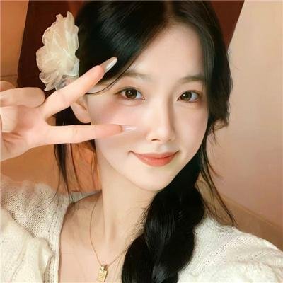 她苟活成了王者